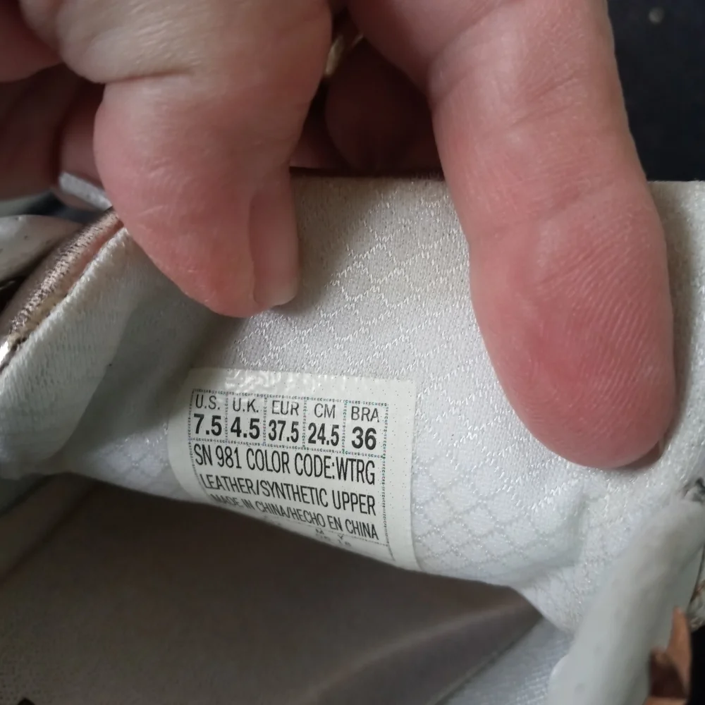 Skechers street leather